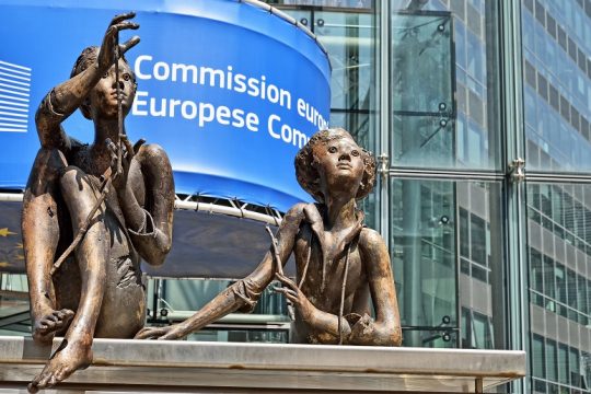Περιθώριο 25 ημερών για το πακέτο του 1,8 τρισ. ευρώ