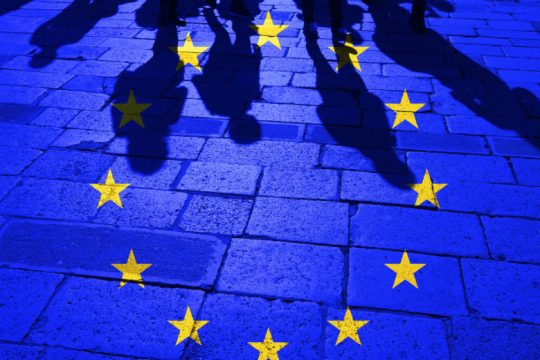Covid-19: Αβεβαιότητα και έλλειψη εμπιστοσύνης στις κυβερνήσεις από τους Ευρωπαίους