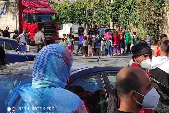 Κινητοποίηση προσφύγων στον Ελαιώνα για τη διαμονή σε σκηνές