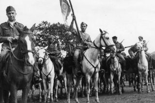 Για κάποιους που αναθεματίζουν μια αναθηματική στήλη