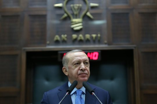 Σε τροχιά σύγκρουσης με όλη την Ε.Ε.