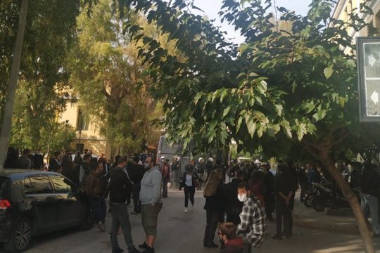 Χημικά στο προαύλιο της Ευελπίδων