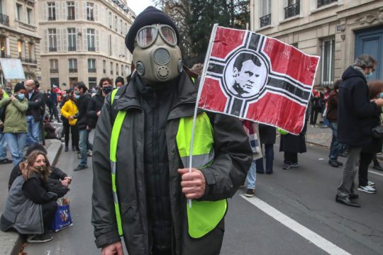 Οργή στη Γαλλία για το νομοσχέδιο που απαγορεύει τη φωτογράφιση αστυνομικών