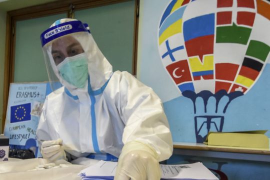 Φόβοι για τρίτο κύμα στην Ευρώπη, αν επαναληφθεί η αποτυχία