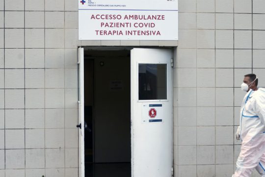 Σύγκρουση κυβέρνησης-περιφερειών λίγο πριν το lockdown στην Ιταλία