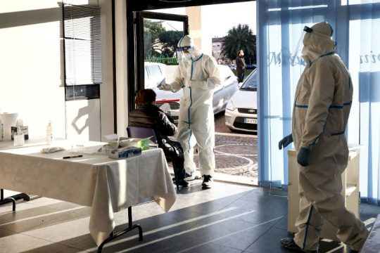 Ένας νεκρός ανά 17” στην Ευρώπη, εκατοντάδες θάνατοι σε Ιταλία και Γαλλία