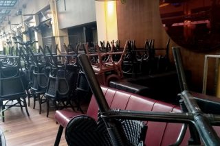Σκοτσέζικο ντους με το άνοιγμα των καταστημάτων
