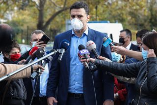 Οσοι μιλούν για ευθύνες δεν θα έπρεπε να κοιτούν τον καθρέφτη;