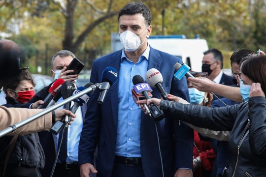 Οσοι μιλούν για ευθύνες δεν θα έπρεπε να κοιτούν τον καθρέφτη;