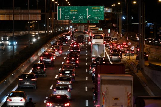 Το «ξαφνικό» lockdown έφερε κυκλοφοριακό χάος 