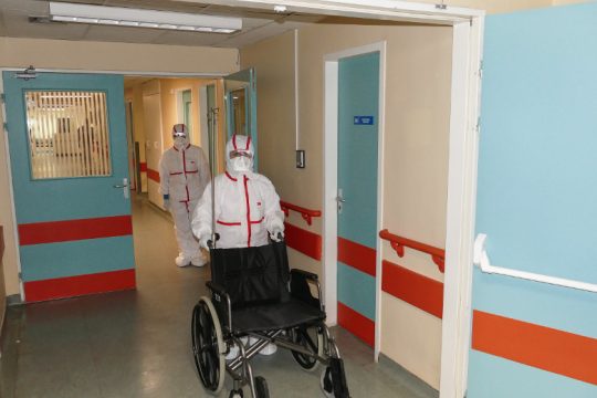 Λάρισα: Κλείνει η ογκολογική του Πανεπιστημιακού Νοσοκομείου λόγω κορονοϊού