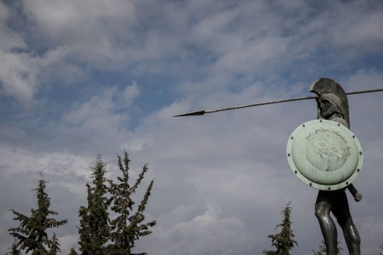 Επέτειοι χωρίς ιδιότητες ή το φίδι που έφαγε τον λαγό