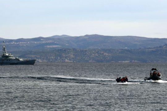 Έκθεση-κόλαφος για τις επαναπροωθήσεις και τις συνθήκες κράτησης των μεταναστών