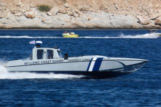 Αλιευτικό σκάφος με 65 πρόσφυγες και μετανάστες