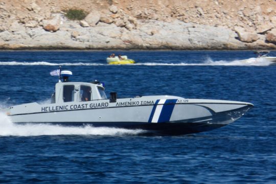 Αλιευτικό σκάφος με 65 πρόσφυγες και μετανάστες