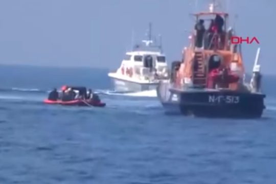 Έγγραφα φωτιά της Frontex για επαναπροωθήσεις στο Αιγαίο