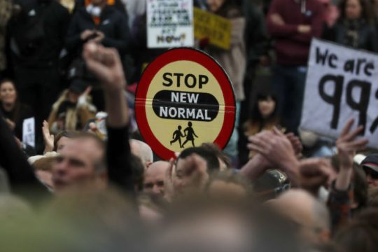 Δεκάδες συλλήψεις στους δρόμους του Λονδίνου