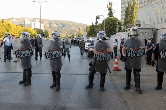 Αυτόπτες μάρτυρες διαψεύδουν την ΕΛ.ΑΣ. και κάνουν λόγο για ωμή βία στο Γαλάτσι 