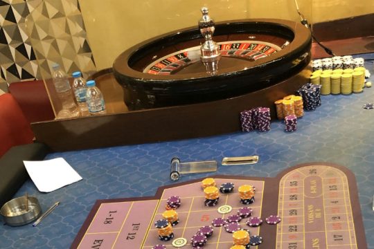 68 συλλήψεις και 43.100 ευρώ σε πρόστιμα για παράνομη λειτουργία μίνι-καζίνο