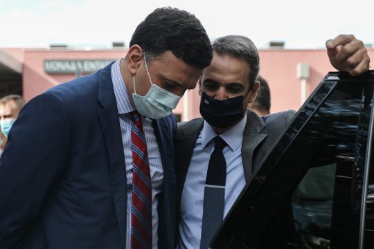 Ένα βήμα πριν το lockdown η χώρα – Τι εισηγήθηκε η Επιτροπή