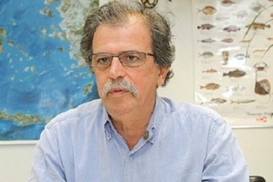 Αποχαιρετούν τον διευθυντή του Ενυδρείου Κρήτης, Μιχάλη Παπαδάκη