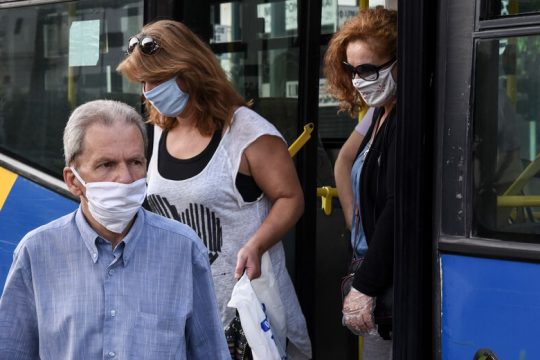 Εξάμηνη αδράνεια της κυβέρνησης για τα ΜΜΜ