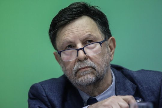 Και υφυπουργός και μελετητής σε ιχθυοκαλλιέργειες ο κ. Οικονόμου