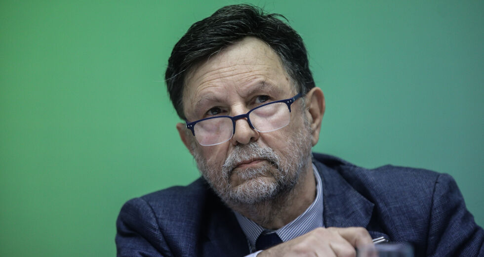 Και υφυπουργός και μελετητής σε ιχθυοκαλλιέργειες ο κ. Οικονόμου