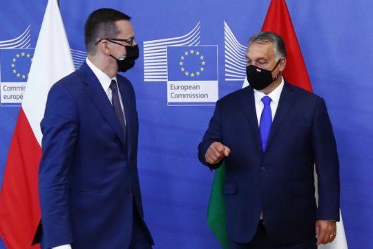 Συνάντηση Όρμπαν-Μοραβιέτσκι για το βέτο τους στον προϋπολογισμό της Ε.Ε.