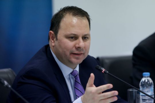 Ήξεις αφήξεις για το άνοιγμα της αγοράς, πιθανός ένας Κωδικός 7
