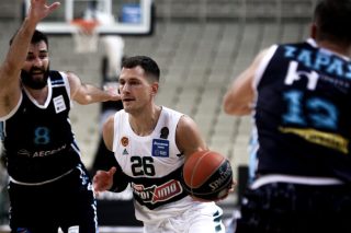 «Ο χρόνος περνάει από την άμυνα»