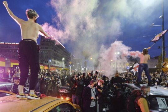 Οι Πολωνές κατατρόπωσαν τους καταπιεστές στον δρόμο
