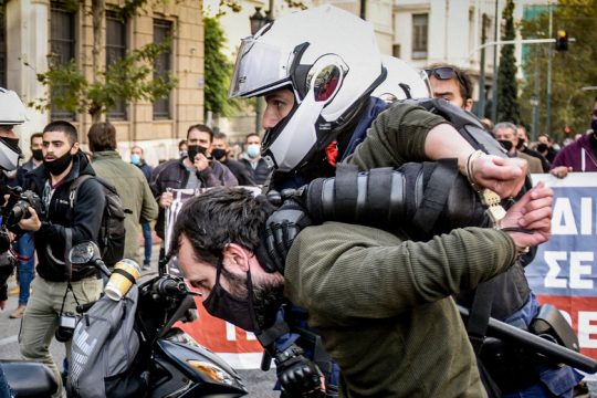 «Πουλάει τρέλα» το υπουργείο ΠροΠο για το όργιο καταστολής 
