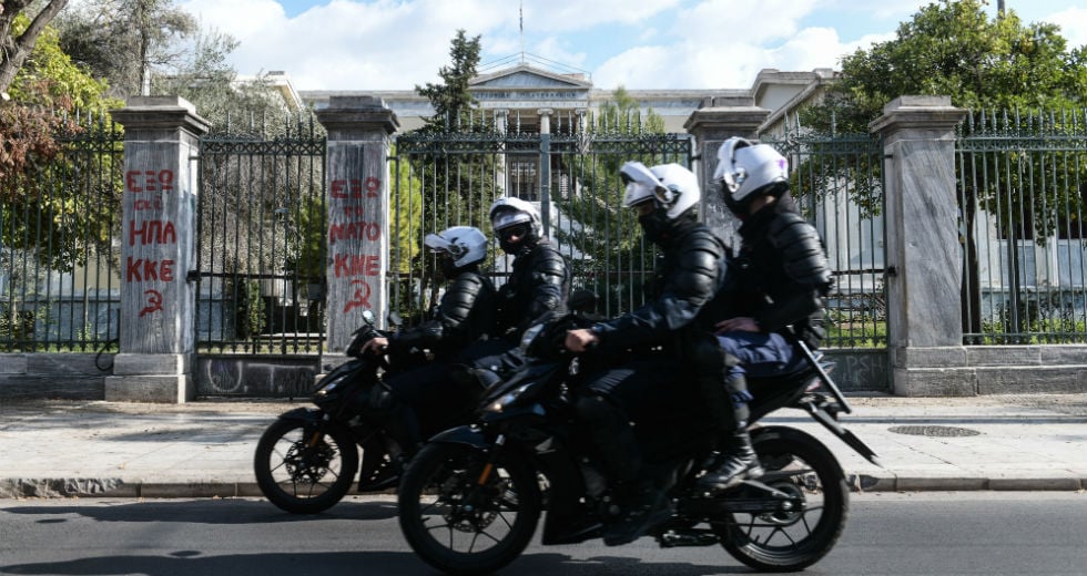 Πολυτεχνείο: Εκατοντάδες υπογραφές ενάντια στην αυταρχική απόφαση της κυβέρνησης