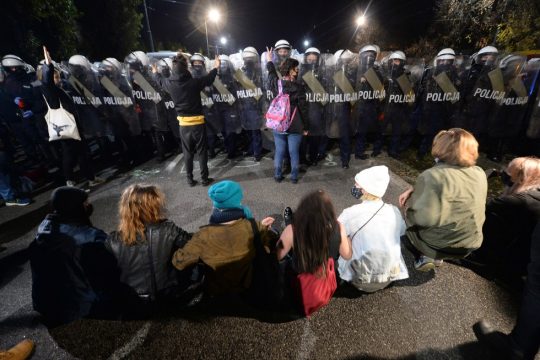 Ερώτηση ΚΚΕ στην Ευρωβουλή για την απαγόρευση αμβλώσεων στην Πολωνία
