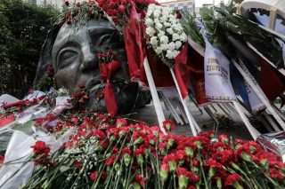 Πυρ ομαδόν για την απαγόρευση των συναθροίσεων