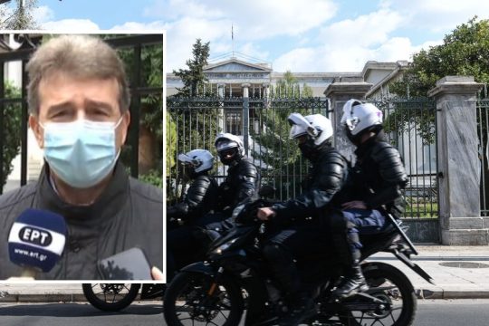 Εδώ… Χρυσοχοΐδης