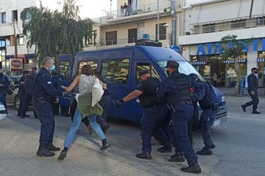 Ρέθυμνο: Συλλογή υπογραφών και καταγγελία της αστυνομικής βίας την 17η Νοέμβρη