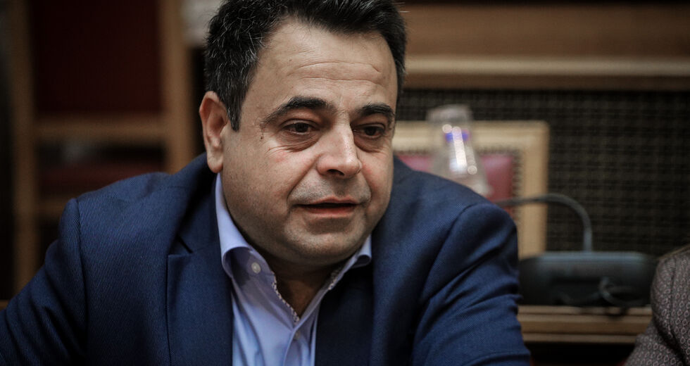 Ν. Σαντορινιός: «Σκανδαλώδεις αναθέσεις άγονων γραμμών»