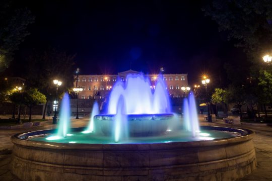 Lockdown και απαγόρευση κυκλοφορίας: Τι αλλάζει από σήμερα