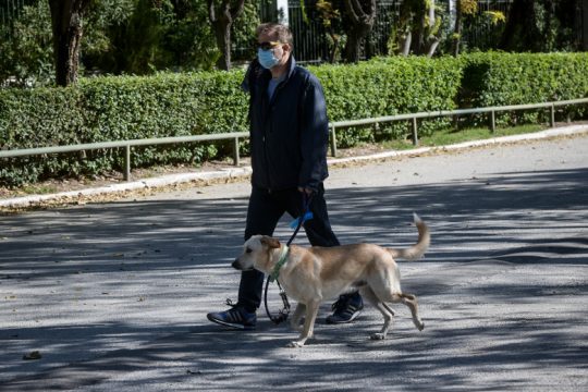 Η διπλή υποκρισία Πέτσα με το SMS νο6