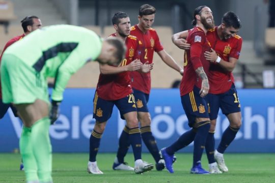 Οι «ταύροι» διέσυραν τα ανύπαρκτα «πάντσερ»
