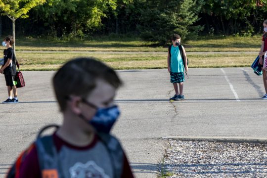 Ραγδαία αύξηση κρουσμάτων στην εκπαίδευση: 1.023 σχολεία έχουν χτυπηθεί από τον κορωνοϊό