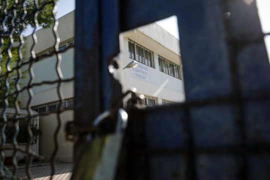 Τηλε-«εκπαίδευση» από τα 5 μέχρι τις 5 με δικά σας έξοδα!