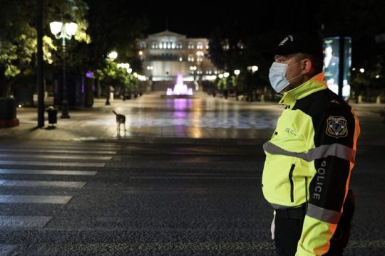 Με… δόσεις το νέο λοκντάουν που ισχύει από αύριο στη χώρα