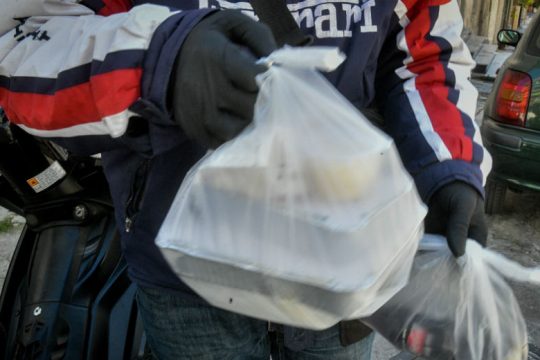 Διευκρινίσεις για το take away, που επιτρέπεται υπό όρους