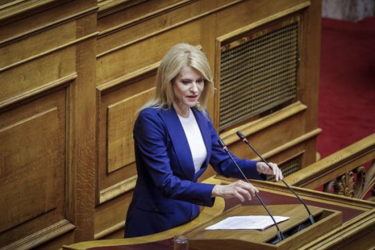 ΣΥΡΙΖΑ: Ένας μισθός δώρο Χριστουγέννων για τους νοσηλευτικούς