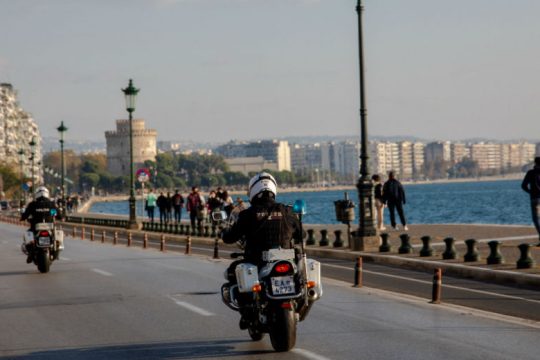Τέσσερις προσαγωγές έπειτα από έλεγχο για συνωστισμό στη Θεσσαλονίκη