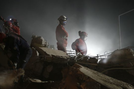 Τρίτη νύχτα αγωνίας στην Τουρκία, αυξάνονται τα θύματα