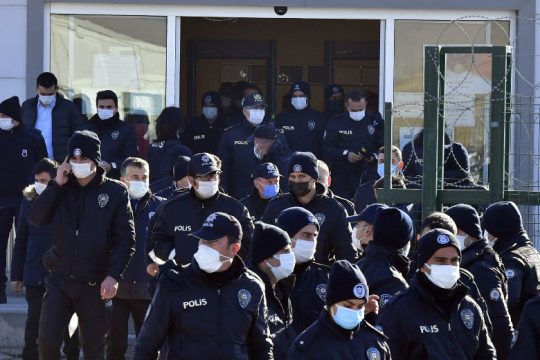 Ποινές ισόβιας κάθειρξης για την απόπειρα πραξικοπήματος στην Τουρκία